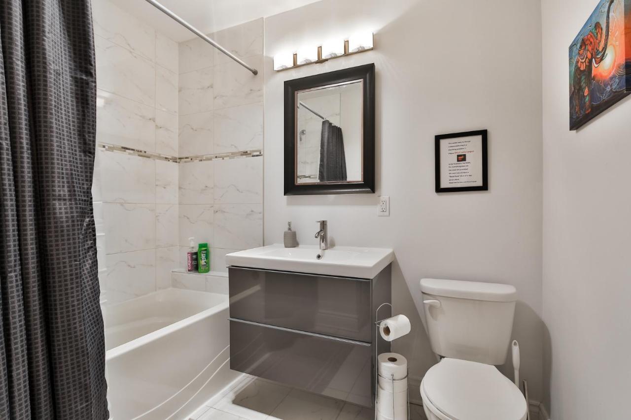 Stunning Condos On St Denis Montreal Bagian luar foto